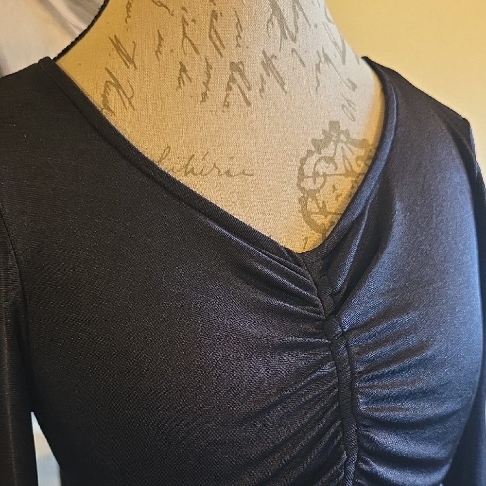 Anthropologie Flattering Black Ruched V-Neck Long Sleeve Goth Minimalist - Picture 4 of 7